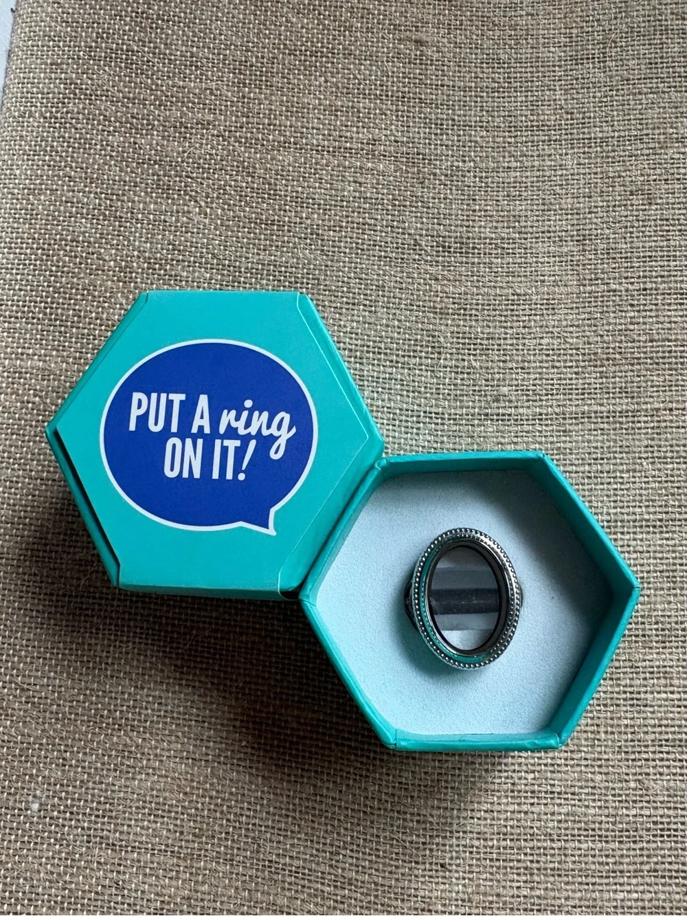 Origami Owl Silver Vintage Living Locket Ring